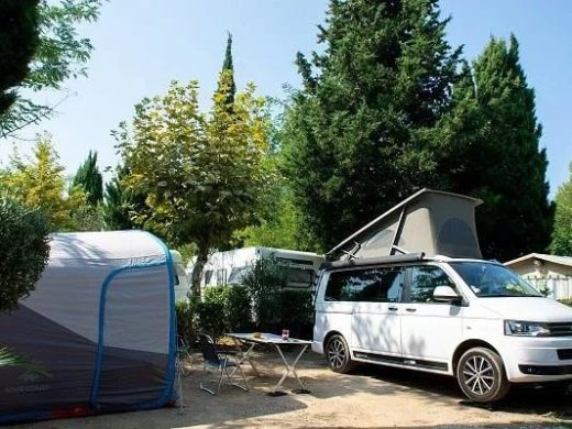 Location d’emplacement de camping dans le Var (83)