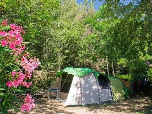 Location d’emplacement de camping dans le Var (83)